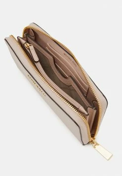 MICHAEL Michael Kors JET SET WALLET - Wallet - Nude 8 MICHAEL Michael Kors JET SET WALLET - Wallet - Nude -MICHAEL Michael Kors shop e4900ce89c404ed99a7918116c70f270