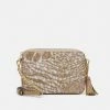 MICHAEL Michael Kors JET SET CAMERA - Across Body Bag - Camel Multi -MICHAEL Michael Kors shop e8847beaf597418b89e9905ef57d6a2e