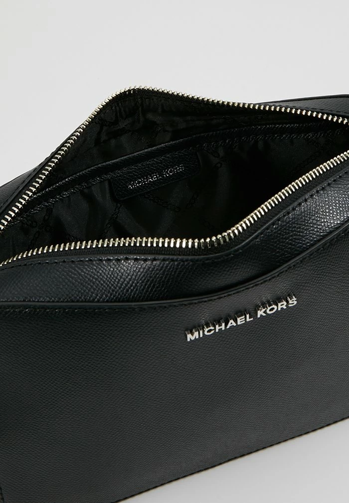 MICHAEL Michael Kors JET SET TRAVEL - Across Body Bag - Black 7 MICHAEL Michael Kors JET SET TRAVEL - Across Body Bag - Black - Image 5