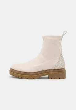MICHAEL Michael Kors COMET LUG BOOTIE - Classic Ankle Boots - Light Cream