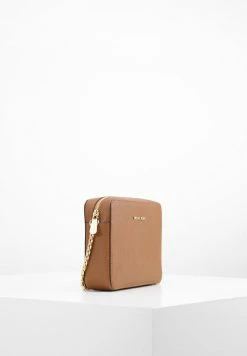 MICHAEL Michael Kors JET SET TRAVEL CROSSBODY - Across Body Bag - Brown -MICHAEL Michael Kors shop eef3872e6f3b42f6ad23899e607d51fb
