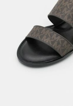 MICHAEL Michael Kors KENNEDY JELLY SLIDE - Mules - Brown 15 MICHAEL Michael Kors KENNEDY JELLY SLIDE - Mules - Brown -MICHAEL Michael Kors shop f3aa42894fb1491ab96cb152b0d1594c