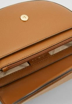 MICHAEL Michael Kors JET SET DOME - Across Body Bag - Tan -MICHAEL Michael Kors shop fb275b0395c24b9298133c13626c3b9e